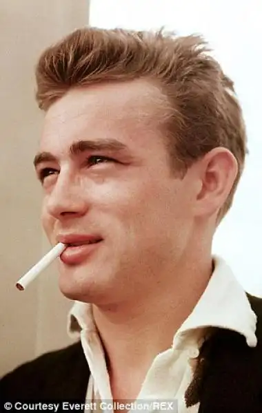 Keaton ha in camera la foto di James Dean 