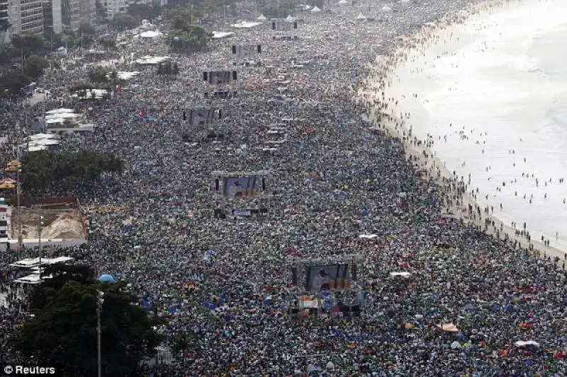 Due milioni di cattolici a Copacabana per Papa Francesco 