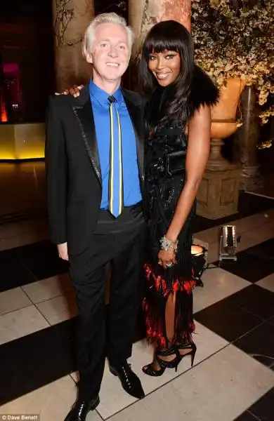 naomi campbell Philip Treacy foto daily mail 