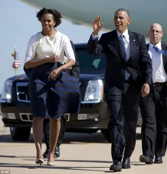 Gli Obamas atterrano ad Austin 