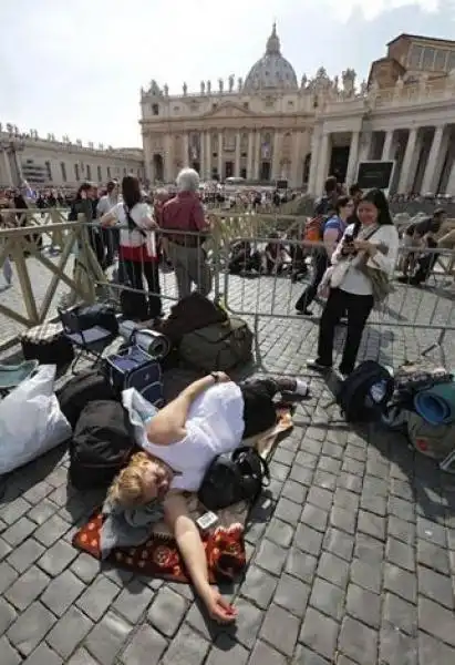 I PAPI SANTI - FEDELI E PELLEGRINI A PIAZZA SAN PIETRO