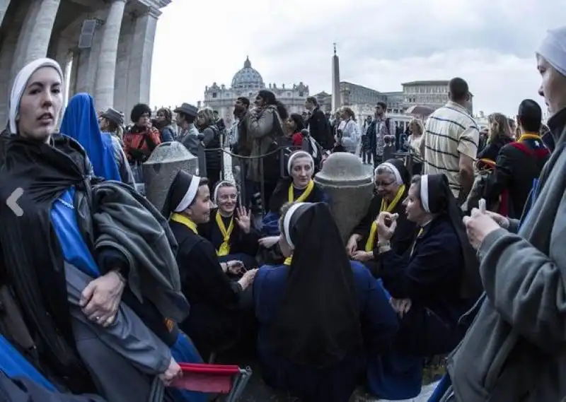 I PAPI SANTI - FEDELI E PELLEGRINI A PIAZZA SAN PIETRO