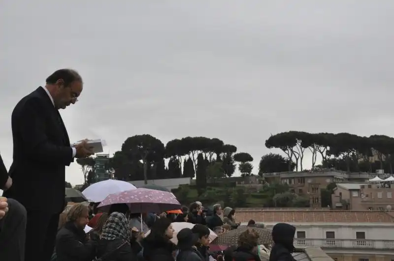 I PAPI SANTI TERRAZZA PREFETTURA BRUNO VESPA LEGGE 