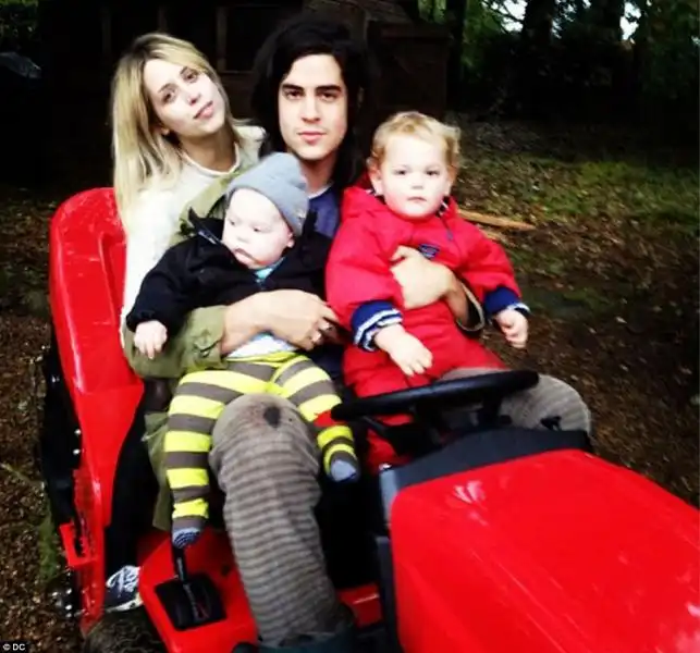 Peaches col marito Thomas Cohen e figli 