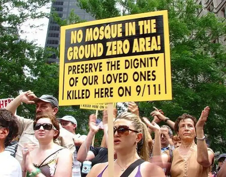 PROTESTE CONTRO LA MOSCHEA DI GROUND ZERO 