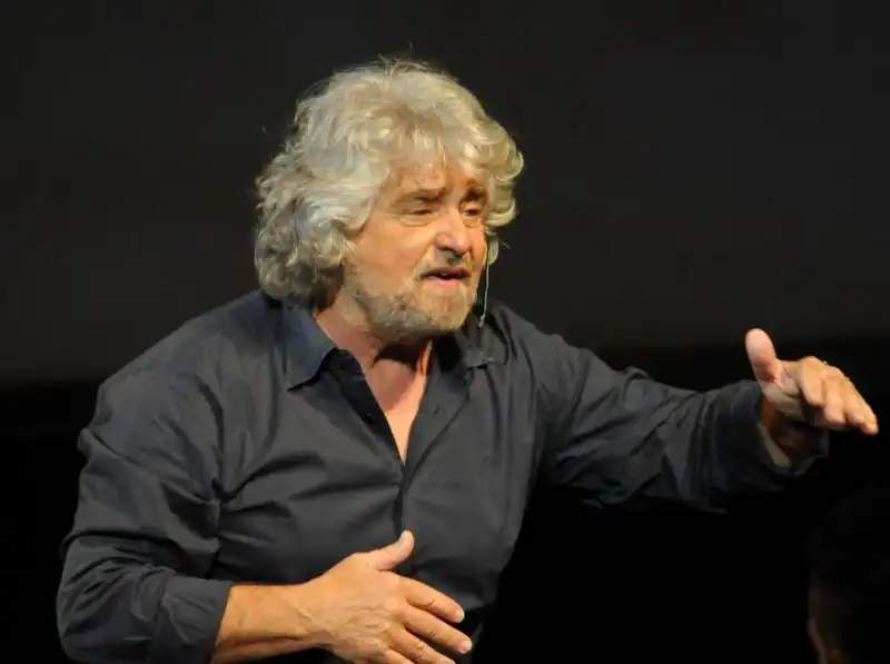 IL RITORNO DI GRILLO A TEATRO 