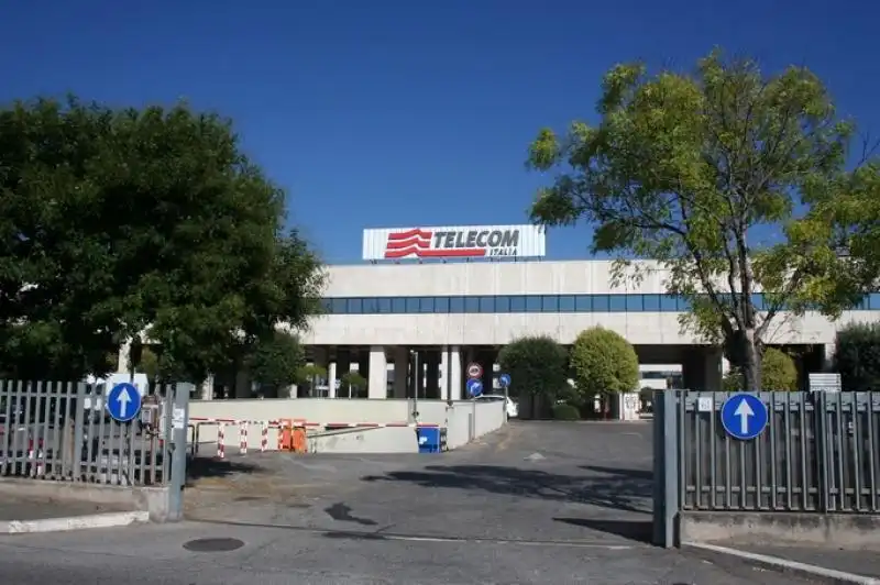 SEDE TELECOM A ROMA PARCO DEI MEDICI 