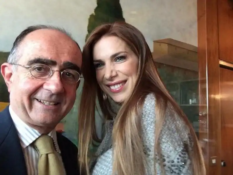 selfie giancarlo leone e veronica maya 