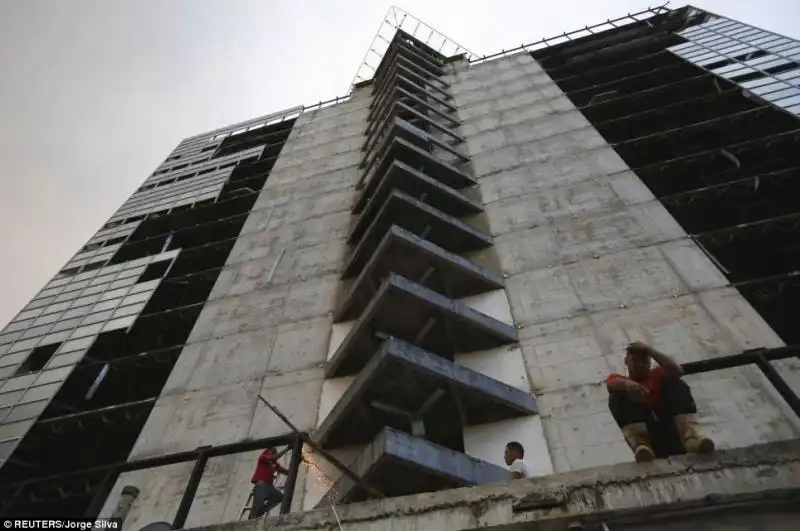 I ventotto piani della torre sono stati occupati 