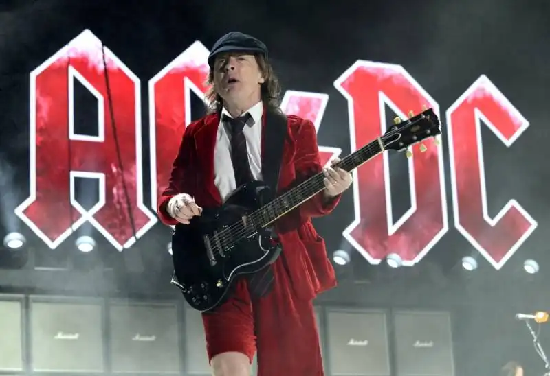 angus young a coachella