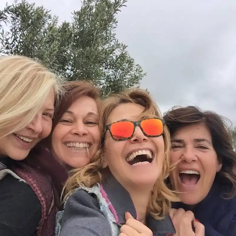 barbara d'urso e le amiche