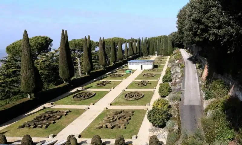 castel gandolfo ville pontificie