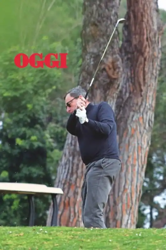 draghi gioca  a golf a roma  2