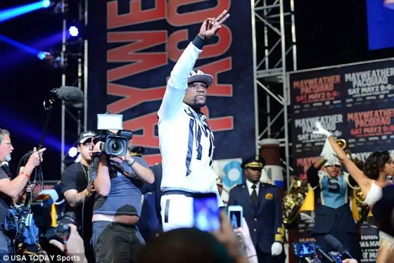 floyd mayweather alla presentazione del match contro pacquiao