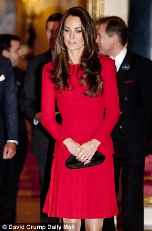 kate in rosso