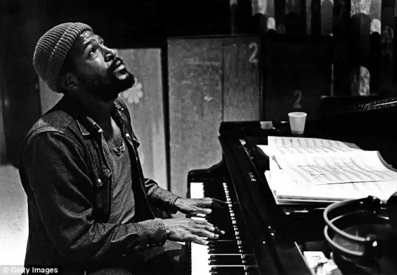 marvin gaye al pianoforte