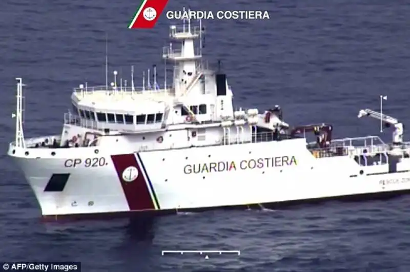 migranti    naufragio nel canale di sicilia  the italian coast guard pictured is coordinating the rescue oper a 6 1429476903635