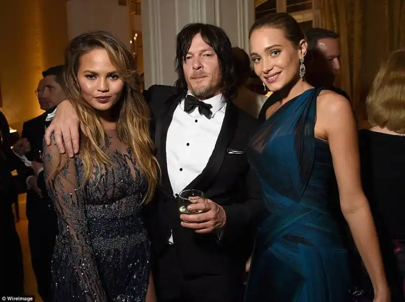 norman reedus con chrissy teigen e hannah davis