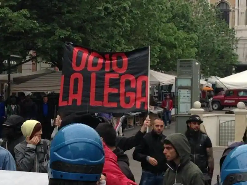 proteste contro salvini ad ancona