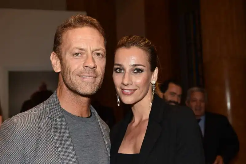 rocco siffredi con la moglie rosa caracciolo