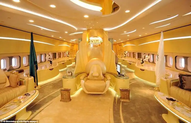 sala dorata jet saudita