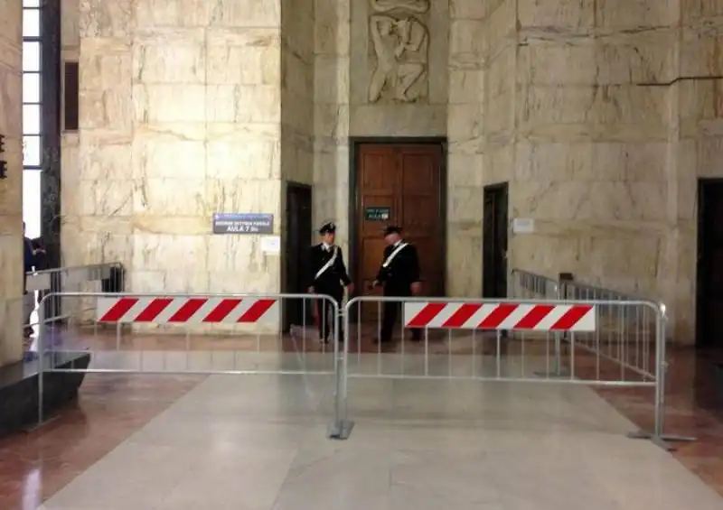 spari al tribunale di milano   1