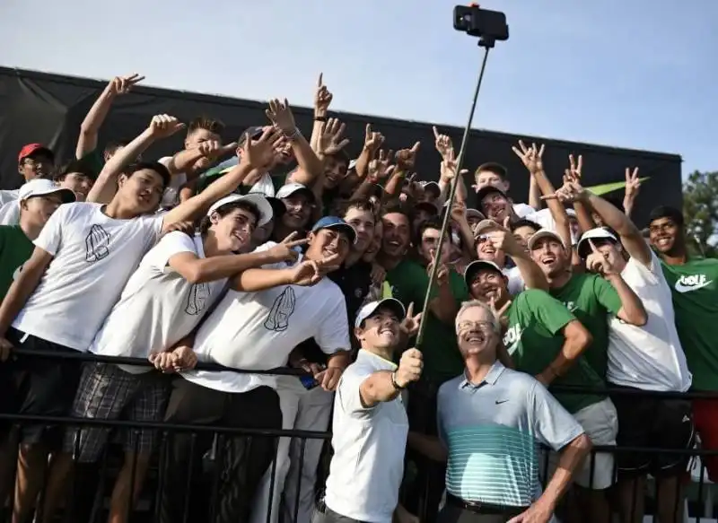 WIMBLEDON SELFIE STICK