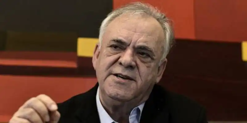 YANNIS DRAGASAKIS