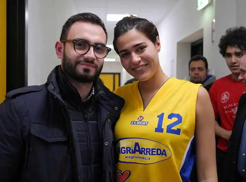 alice sabatini con eddy magri   partita basketartisti