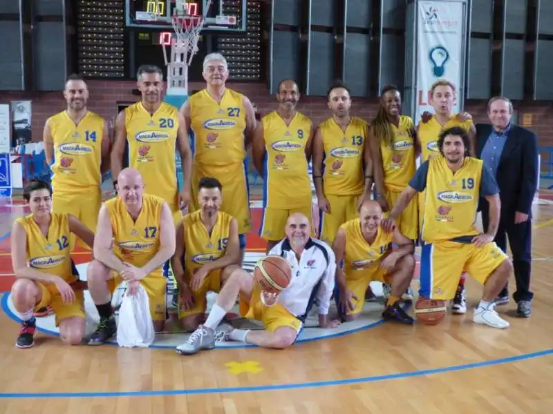 basketartisti squadra in campo