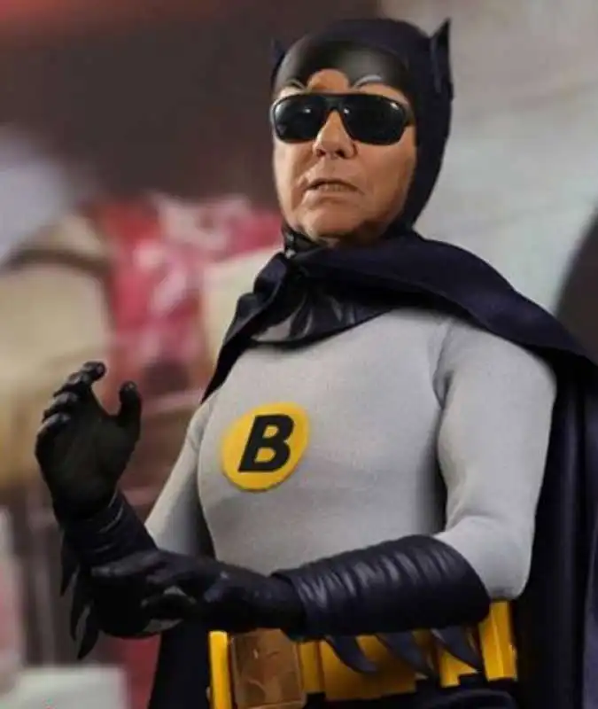 BERLUSCONI VERSIONE BATMAN