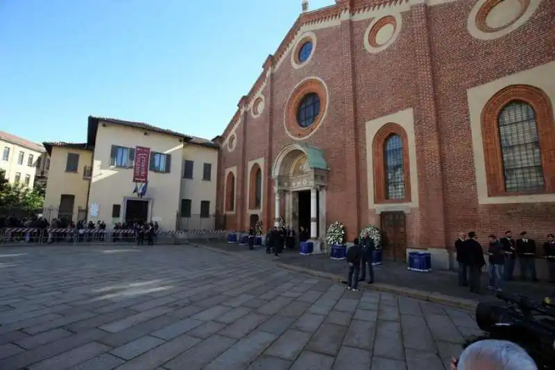 funerali di gianroberto casaleggio  1