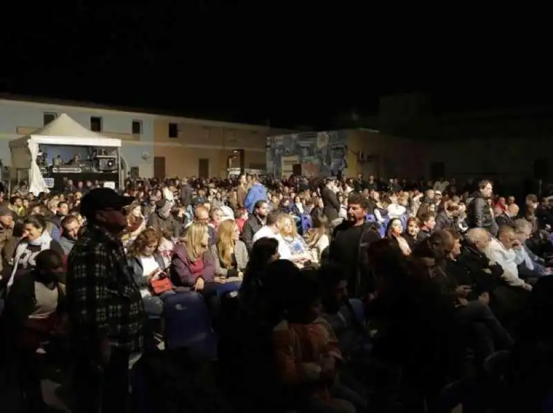 FUOCOAMMARE A LAMPEDUSA PIAZZA