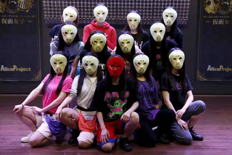 gruppo teen idola giapponese kamen joshi