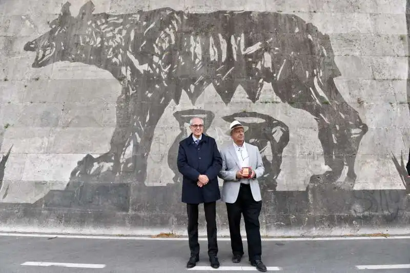 il commissario tronca consegna la medaglia di roma a kentridge (3)