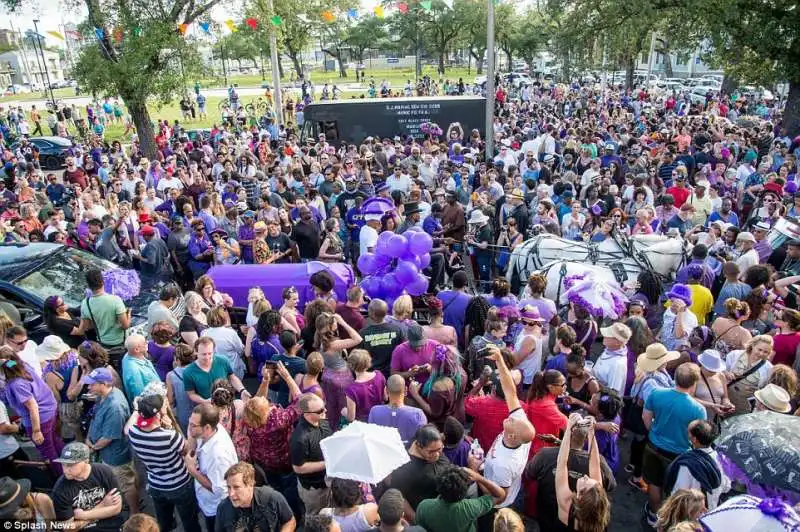 il finto feretro di prince a nola