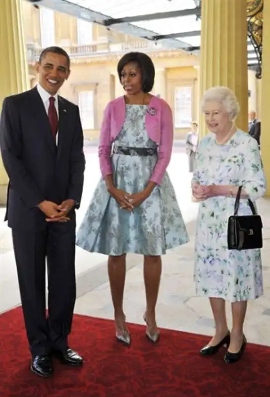 look della regina con obama