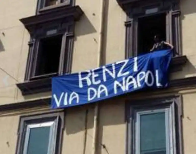 NAPOLI CONTESTAZIONE RENZI