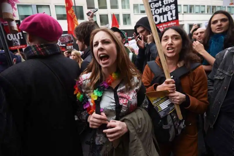 PANAMA PAPERS - PROTESTE A LONDRA CONTRO CAMERON 