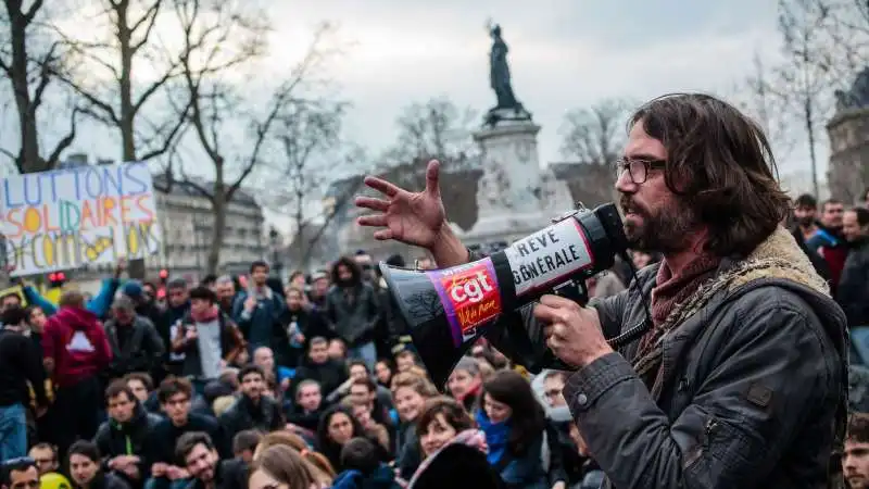 proteste parigi 10