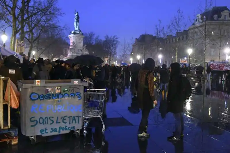 proteste parigi 3