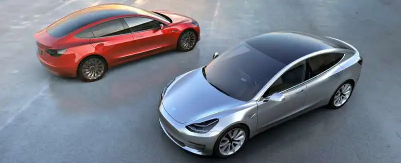 TESLA MODEL 3