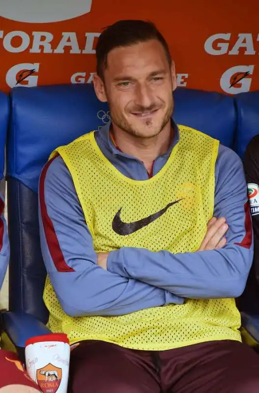 totti inchiodato in panca foto mezzelani gmt012