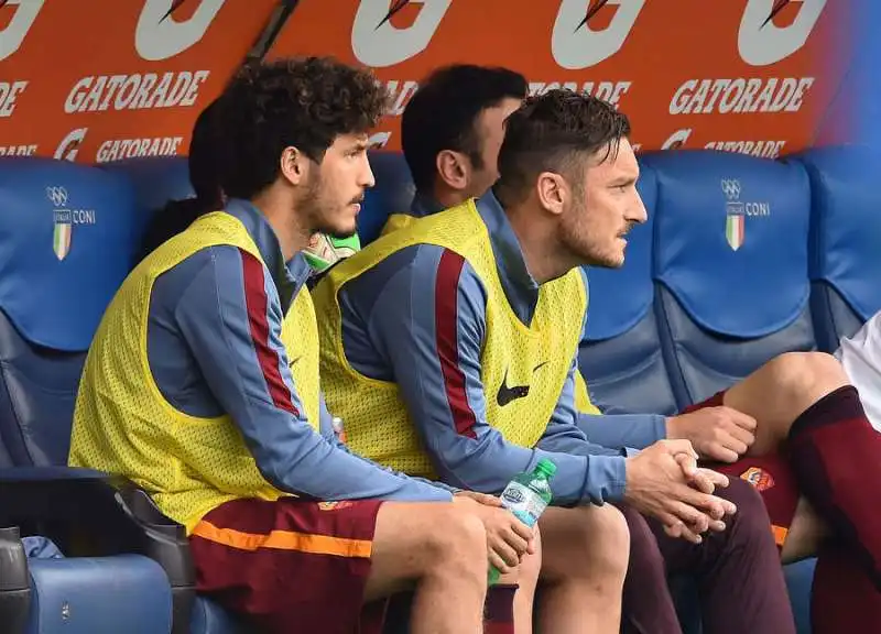 totti inchiodato in panca foto mezzelani gmt014