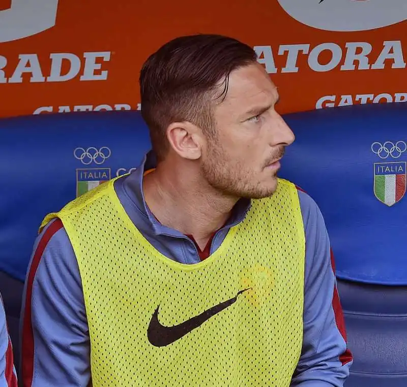 totti inchiodato in panca foto mezzelani gmt028