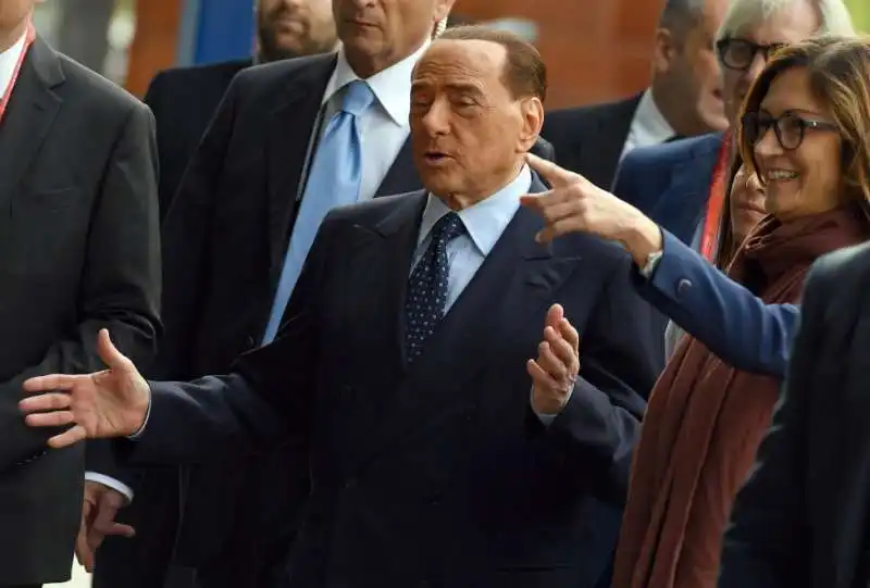 BERLUSCONI SALONE DEL MOBILE