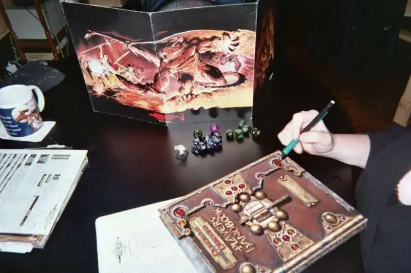 DUNGEONS & DRAGONS    