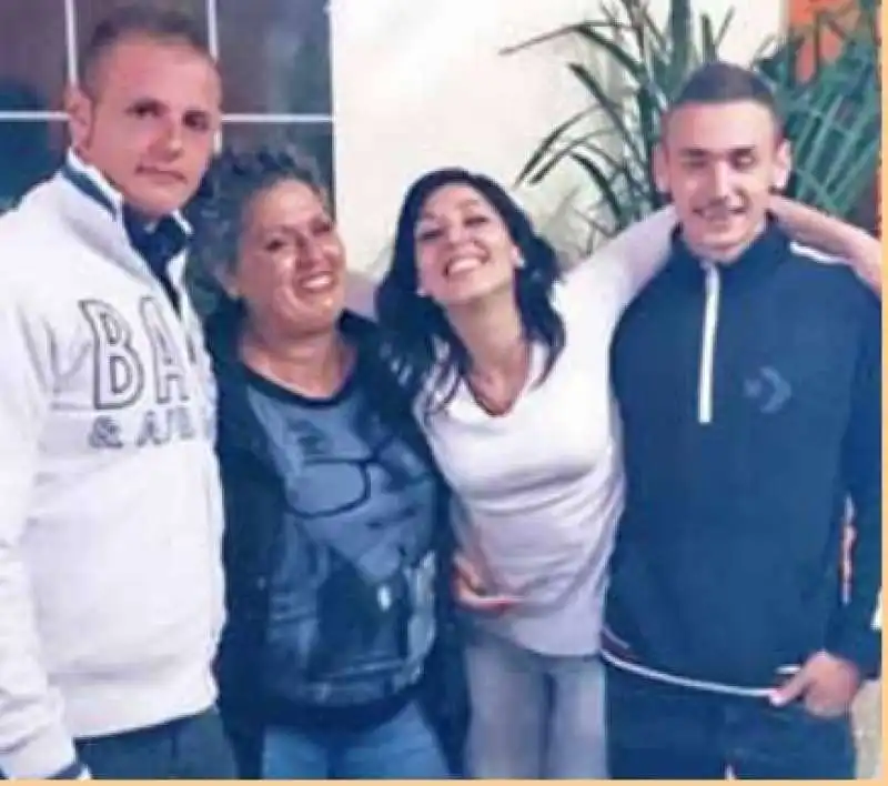 emanuele morganti con la famiglia