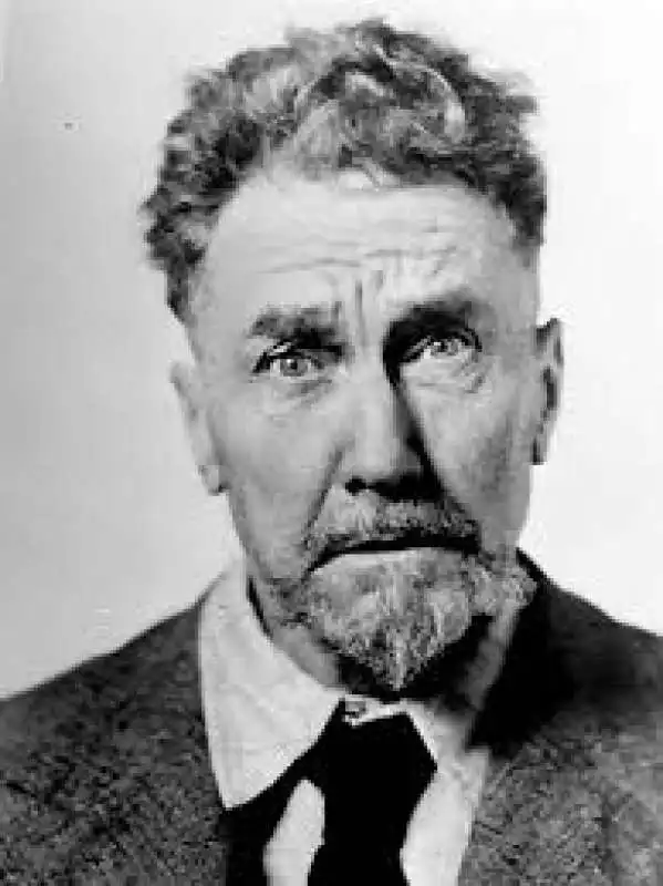 EZRA POUND