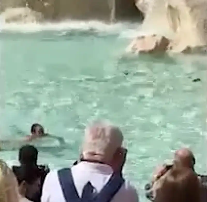 FONTANA DI TREVI